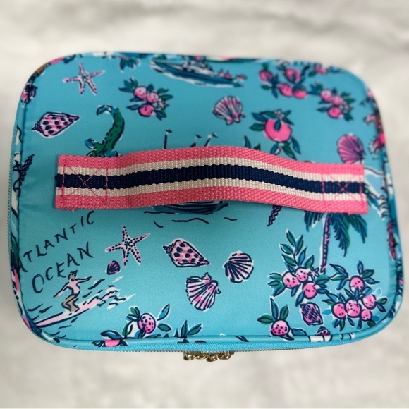 👜Host Pick👜  Lilly Pulitzer Vanity Cosmetic Case Lilly’s Roadtrip - Picture 3 of 8
